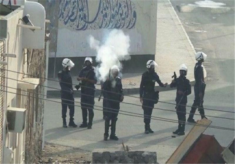 بحرینی ها مقابل مقر نخست وزیر انگلیس تحصن کردند بحرینی ها مقابل مقر نخست وزیر انگلیس تحصن کردند