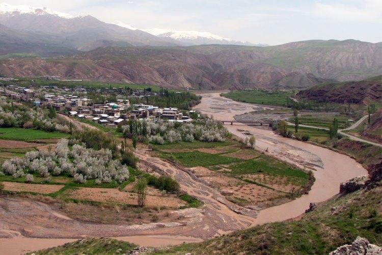 معرفی رودخانه ها و حوزه های آبخیز ایران