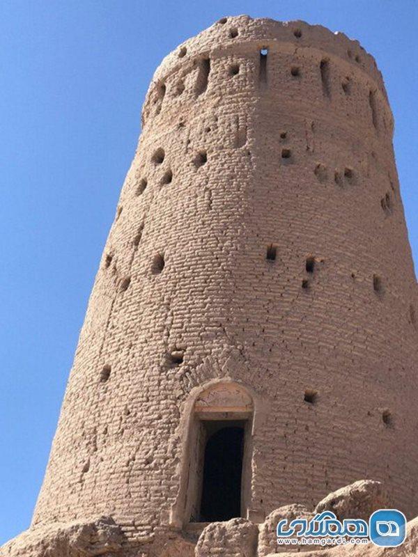 برج تاریخی بهرامجرد بردسیر بازسازی می گردد
