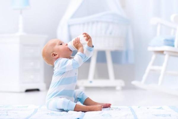 دادن آب قند به نوزاد، درست یا غلط؟
