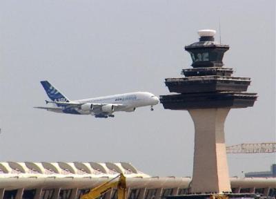 خروج هواپیمای مسافری از باند در فرودگاه مهرآباد