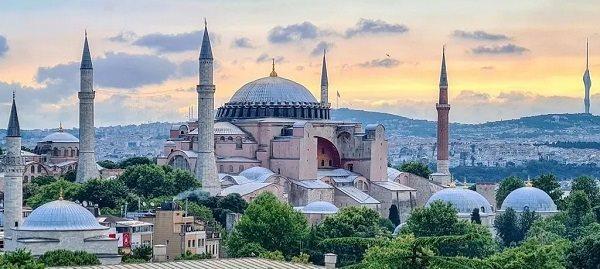 استانبول، دروازه آسیا و اروپا؛ راهنمای جامع سفر و خرید بلیط پرواز